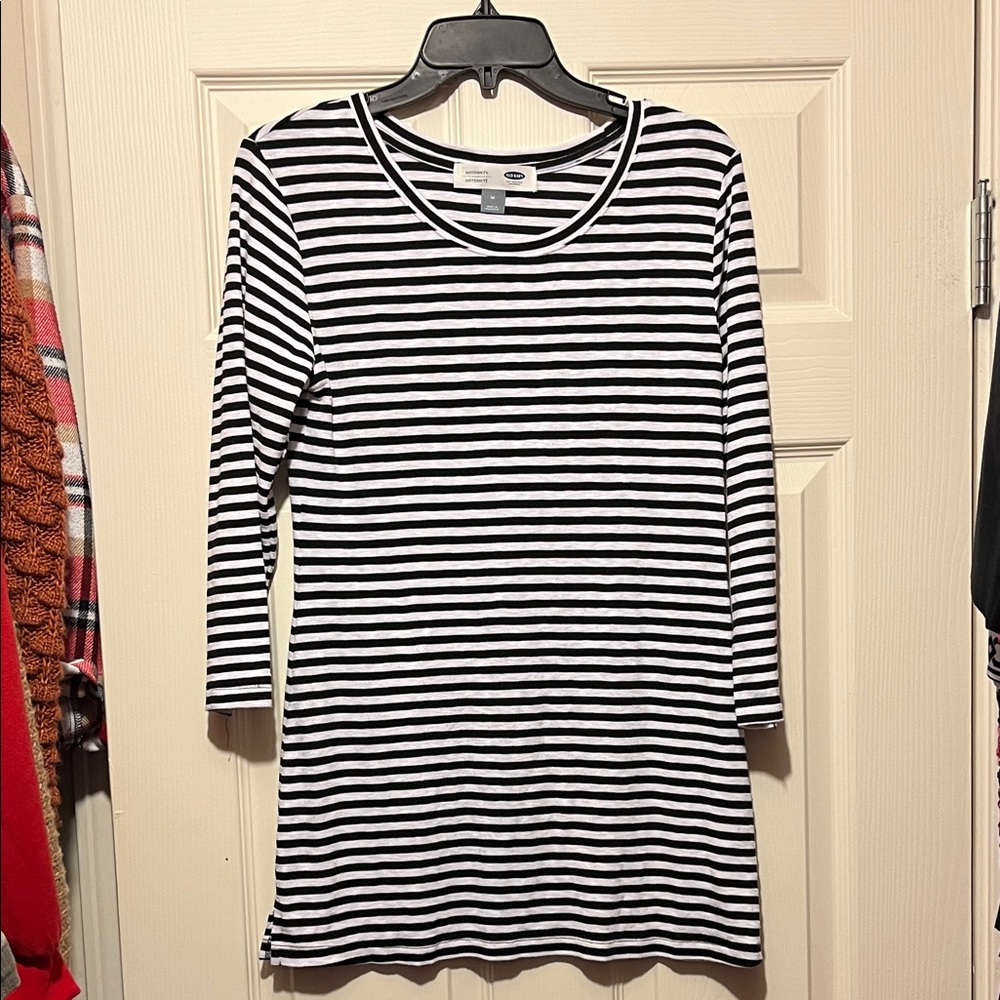 Old Navy Maternity Long Sleeve Top - Size M